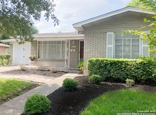 423 Storeywood Dr, San Antonio, TX 78213