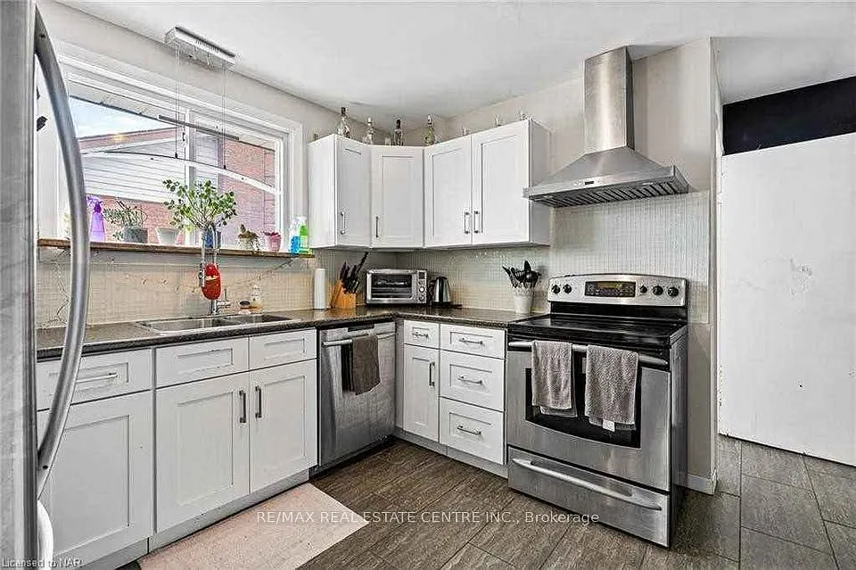 4 bed, $2,300 — Photo 3