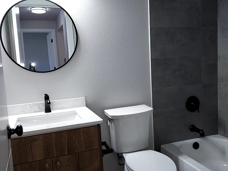 411 Anderson Ave — Photo 7