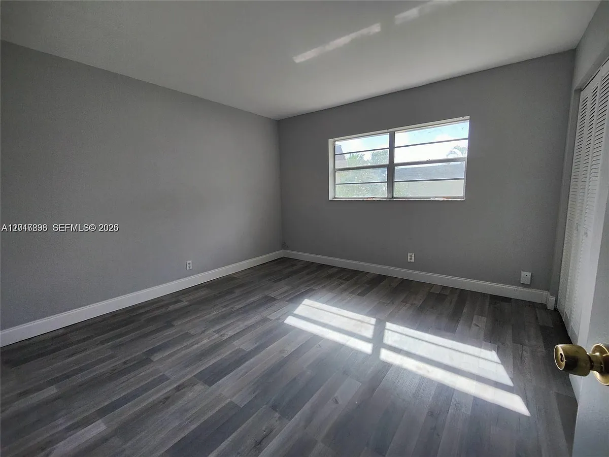 Building Photo - 4719 NW 9th Dr #4719