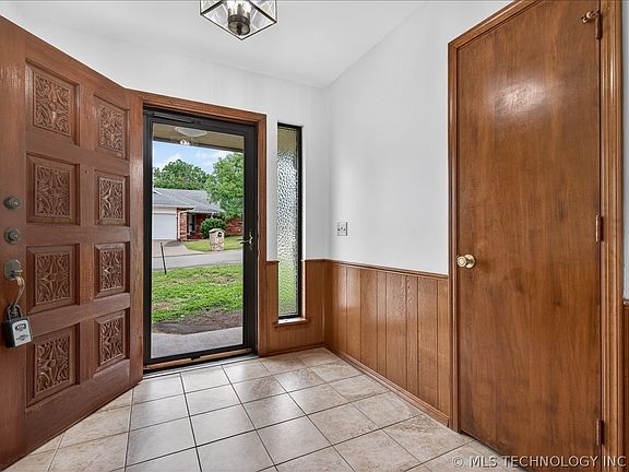 4th image of 113 Canterbury Ct