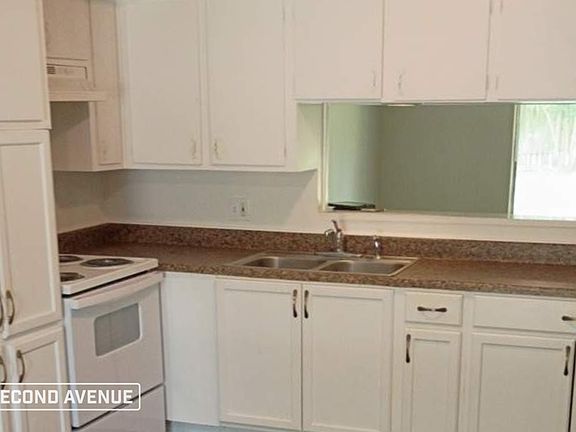 3rd image of 5010 Carmona Ln