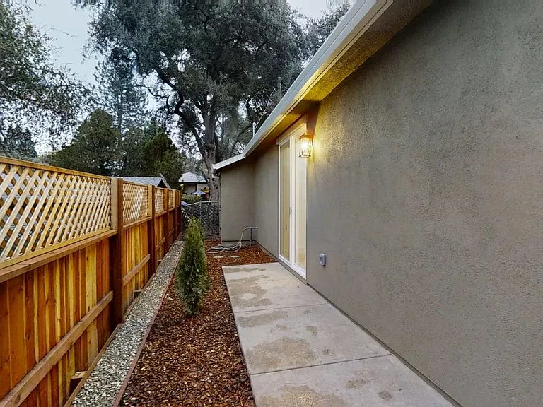 8404 Ascolano Ave — Photo 7