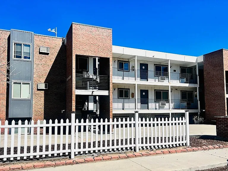 980 South Dexter Street (APEX 980) — Photo 10