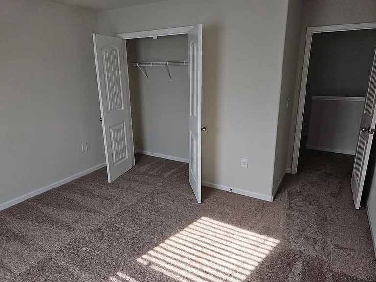 524 Hawley St — Photo 39