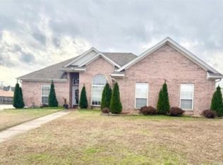 204 Heartwood Ct, White Hall, AR 71602