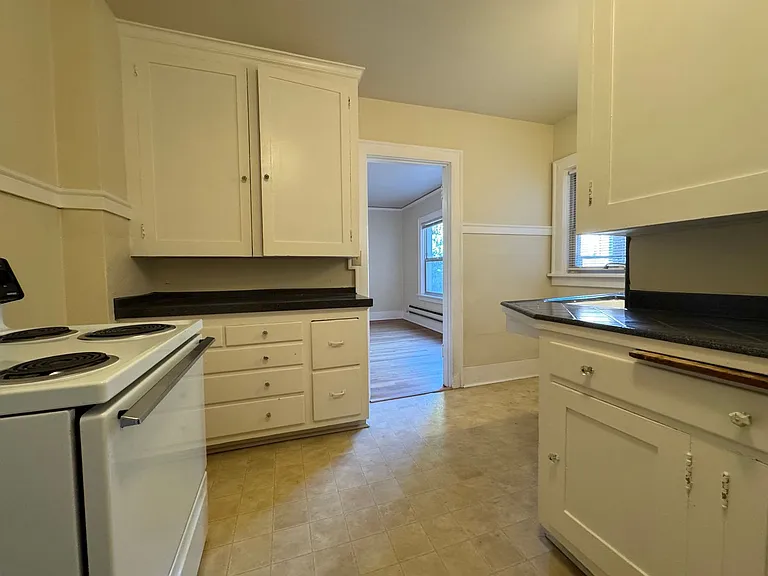 Belmont Apartments — Photo 33