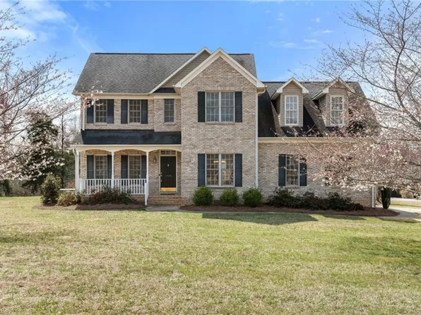 7705 Haw Meadows Dr, Kernersville, NC 27284