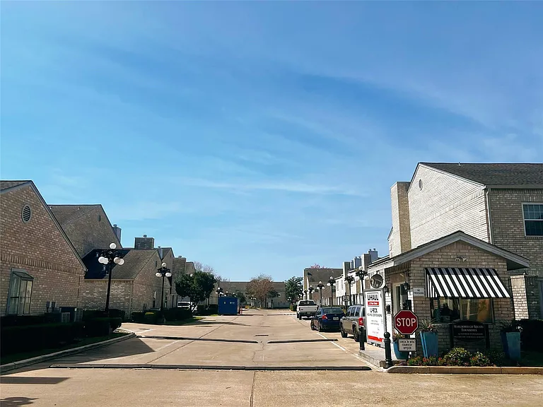 338 Wilcrest Dr #338 — Photo 21