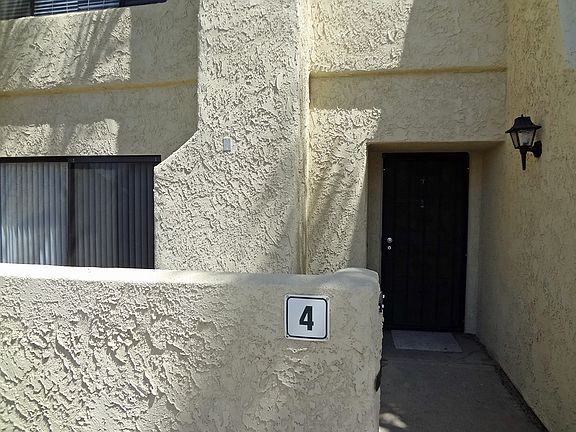3rd image of 823 E Jones St APT 4