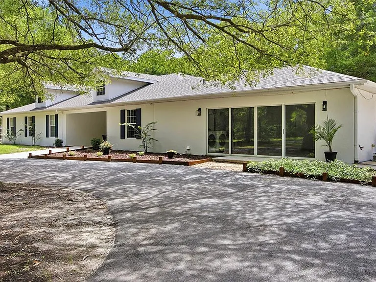 7050 NE State Road 121 — Photo 55
