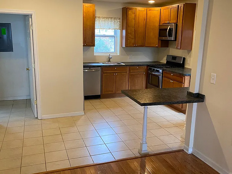 3909 Roland Ave #A — Photo 4