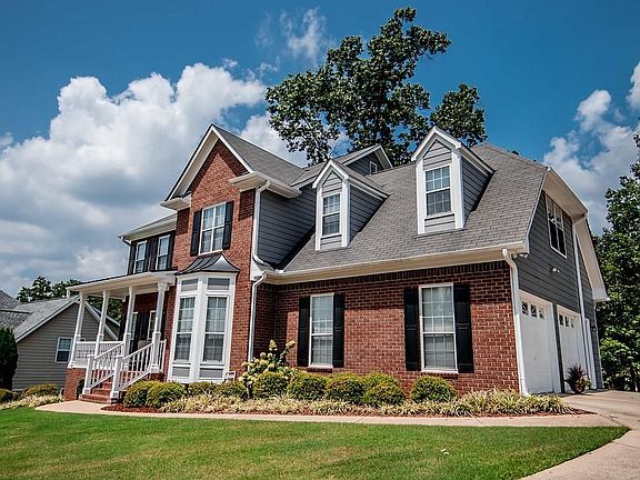 3rd image of 3888 Landmark Dr