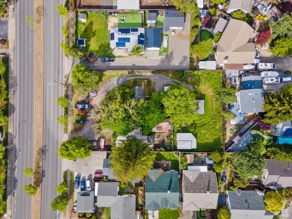 2457 Guerneville Road, Santa Rosa, CA 95403