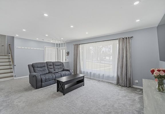 3rd image of 2469 Parkwood Ln