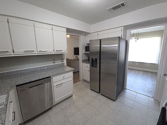 5th image of 120 Fox Ridge Rd