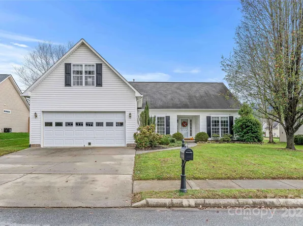 46 N Sunberry Trl, Fletcher, NC 28732