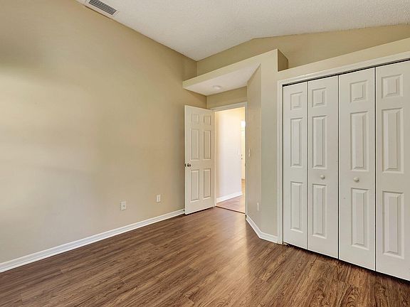 3rd image of 1811 SE Carvalho Street