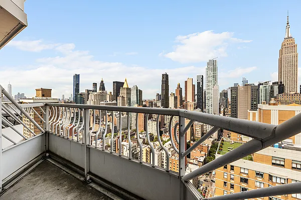 Rented by Compass | media 13