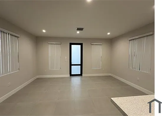 10570 SW 177th St — Photo 3