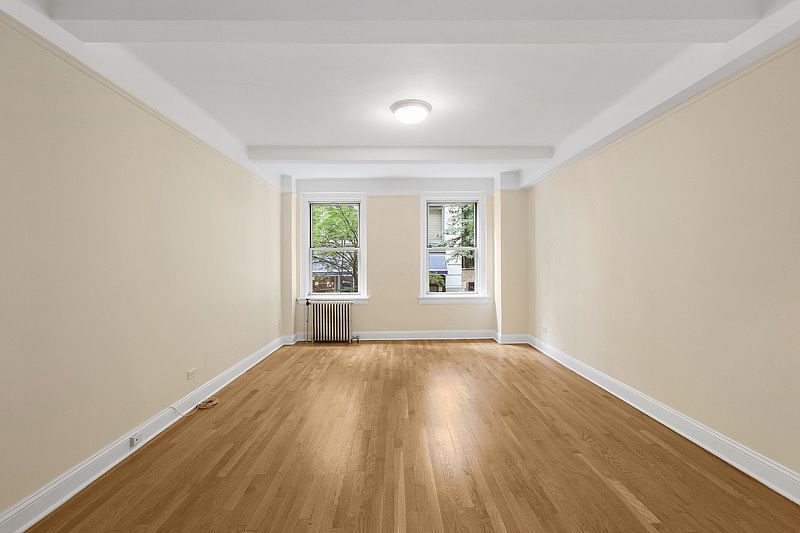 1st image of 25 E 10th St APT 10A