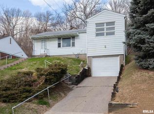 1464 W 10th St, Davenport, IA