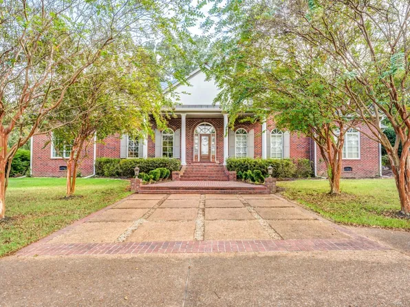 500 Hickory Woods Ln, Eads, TN 38028