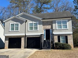 6826 Ridgewood Ln, Riverdale, GA 30296