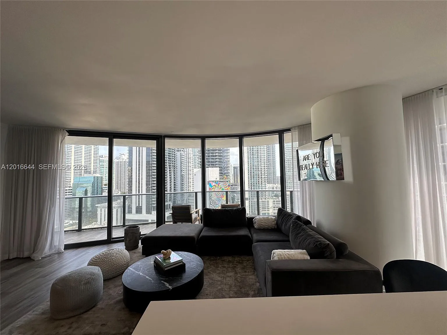 3 bed, 1613 sqft, $10,000 — Photo 3