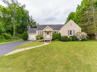 10 Sheffield Rd, Glenville, NY 12302