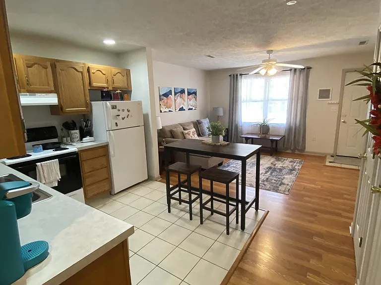 1431 Saratoga Ave — Photo 3