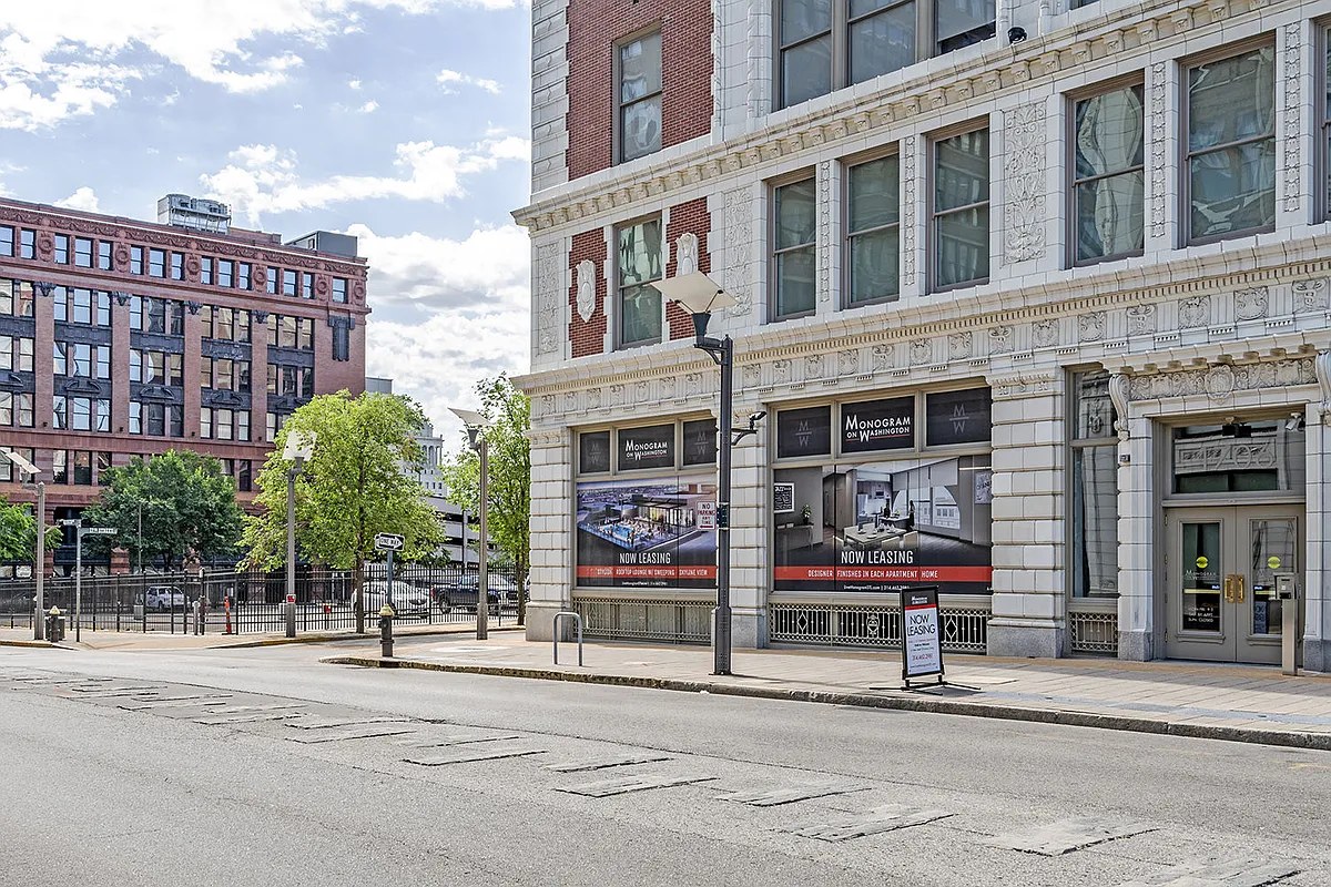 Building Photo - Monogram on Washington