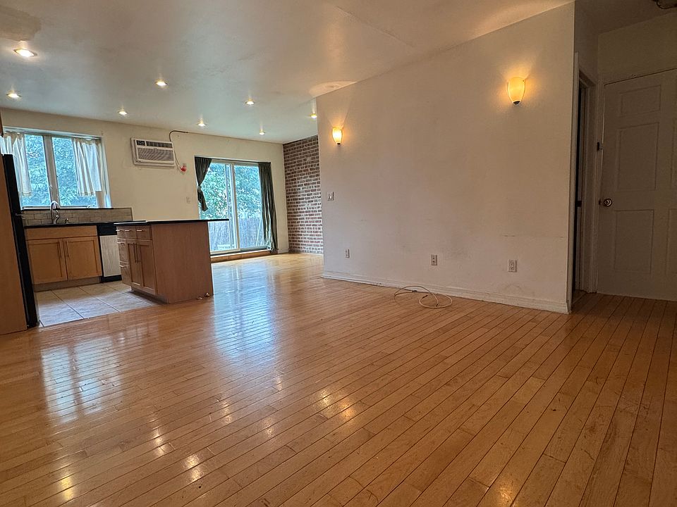 1st image of 804 5th Ave #1