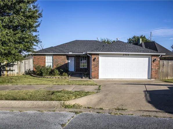 2503 Chanel St, Siloam Springs, AR 72761