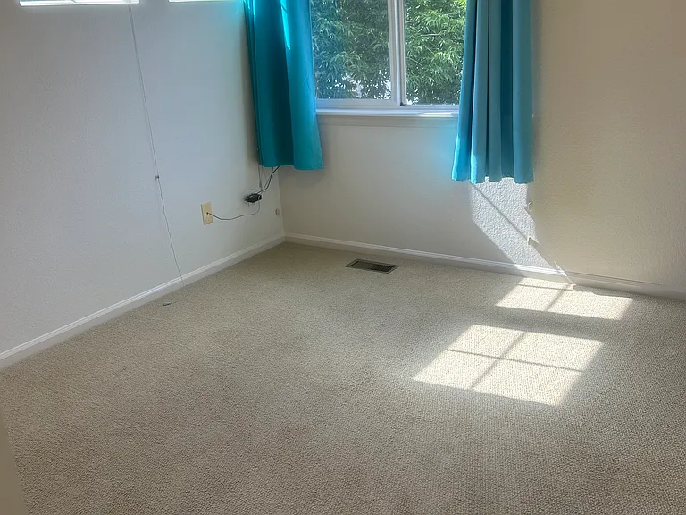 1325 N Ford St — Photo 32