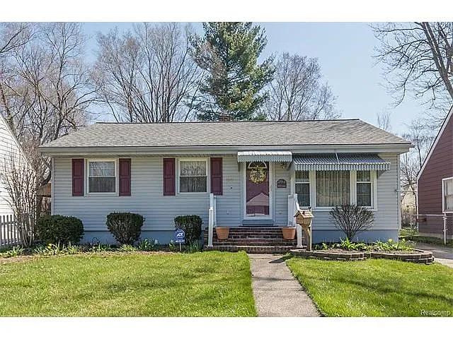 1081 Hull Ave photo 1