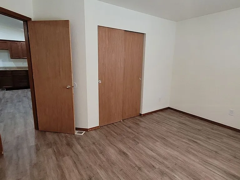 1216 W Franklin St — Photo 13