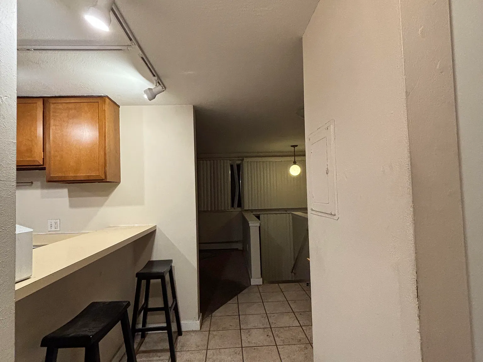 2 bed, 1.5 bath, 1056 sqft, $1,495 — Photo 2
