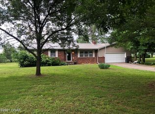 1864 E 13th St, Carthage, MO 64836