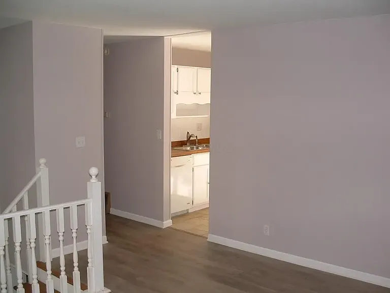 38 Westview Dr — Photo 4