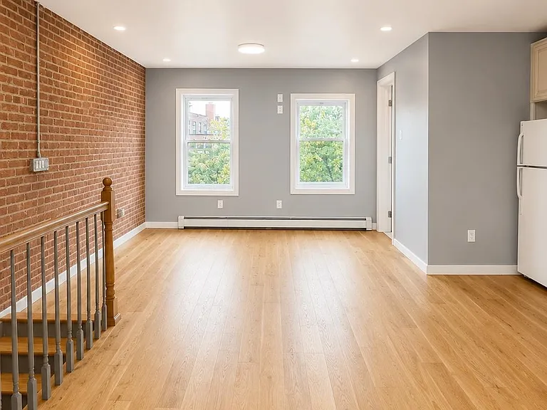 130 Monticello Ave #2 — Photo 3