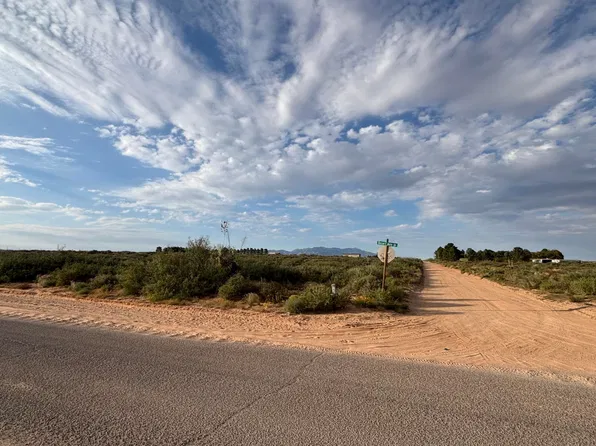 1450 Desert Aire Dr, Chaparral, NM 88081