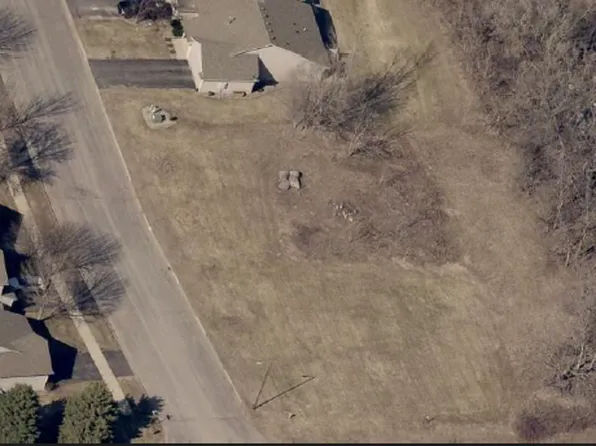 2461 Birn Hill Dr, Faribault, MN 55021