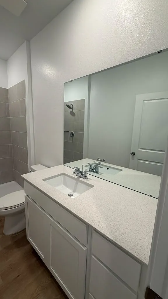 1 bed, $1,300 — Photo 4