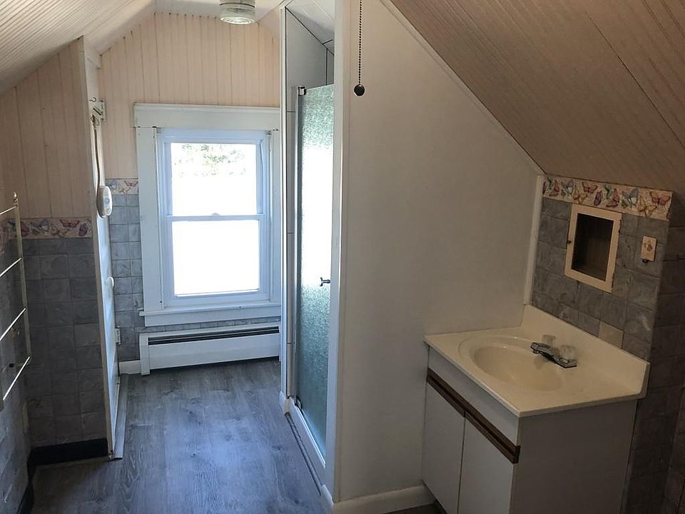 2nd image of 65 Exeter St APT 3
