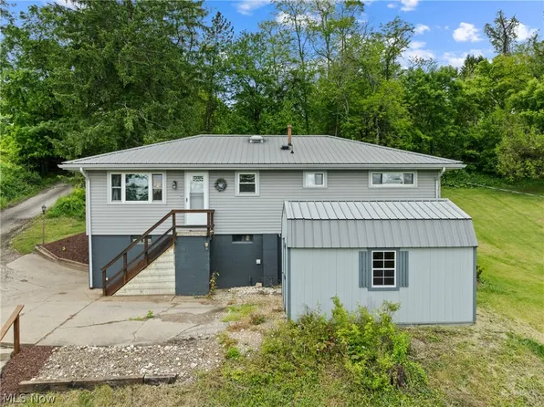 69641 Holley St, Martins Ferry, OH 43935