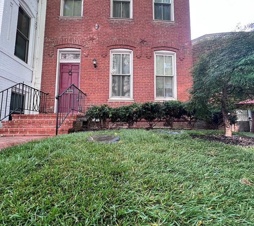 1st image of 947 25th St NW
