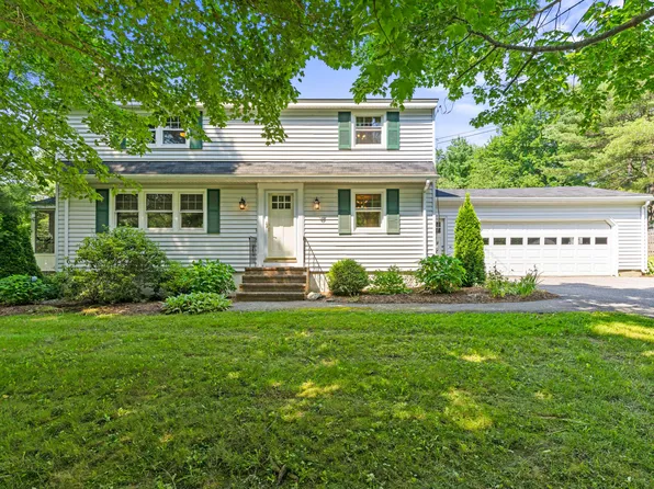 9 Hallmark Road, Cumberland, ME 04110