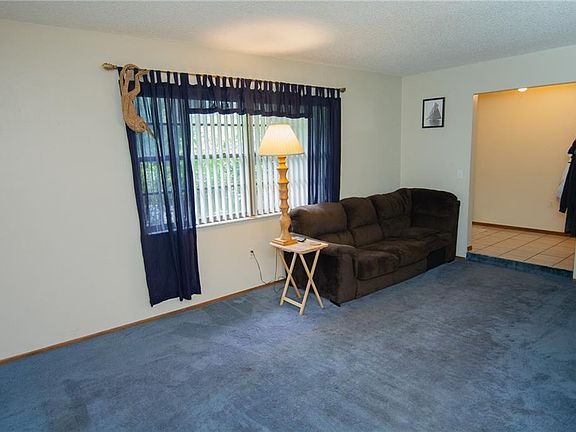 5th image of 2170 Deerfoot Trl