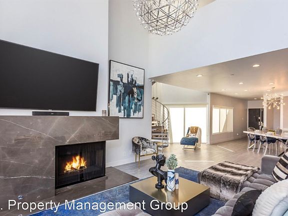 4th image of 1201 Larrabee St APT 306